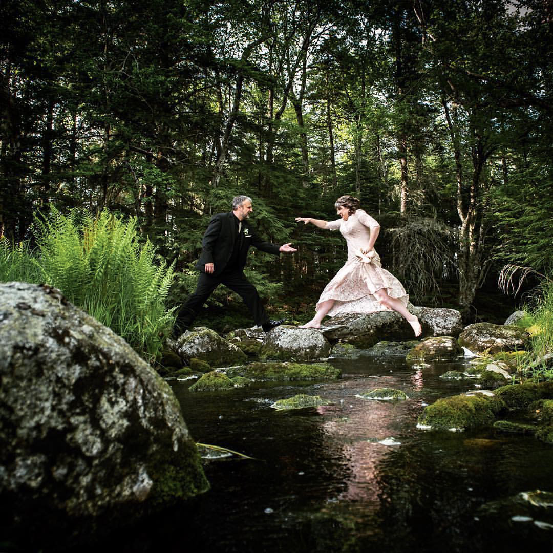 Jump into new beginnings - weddings in nature